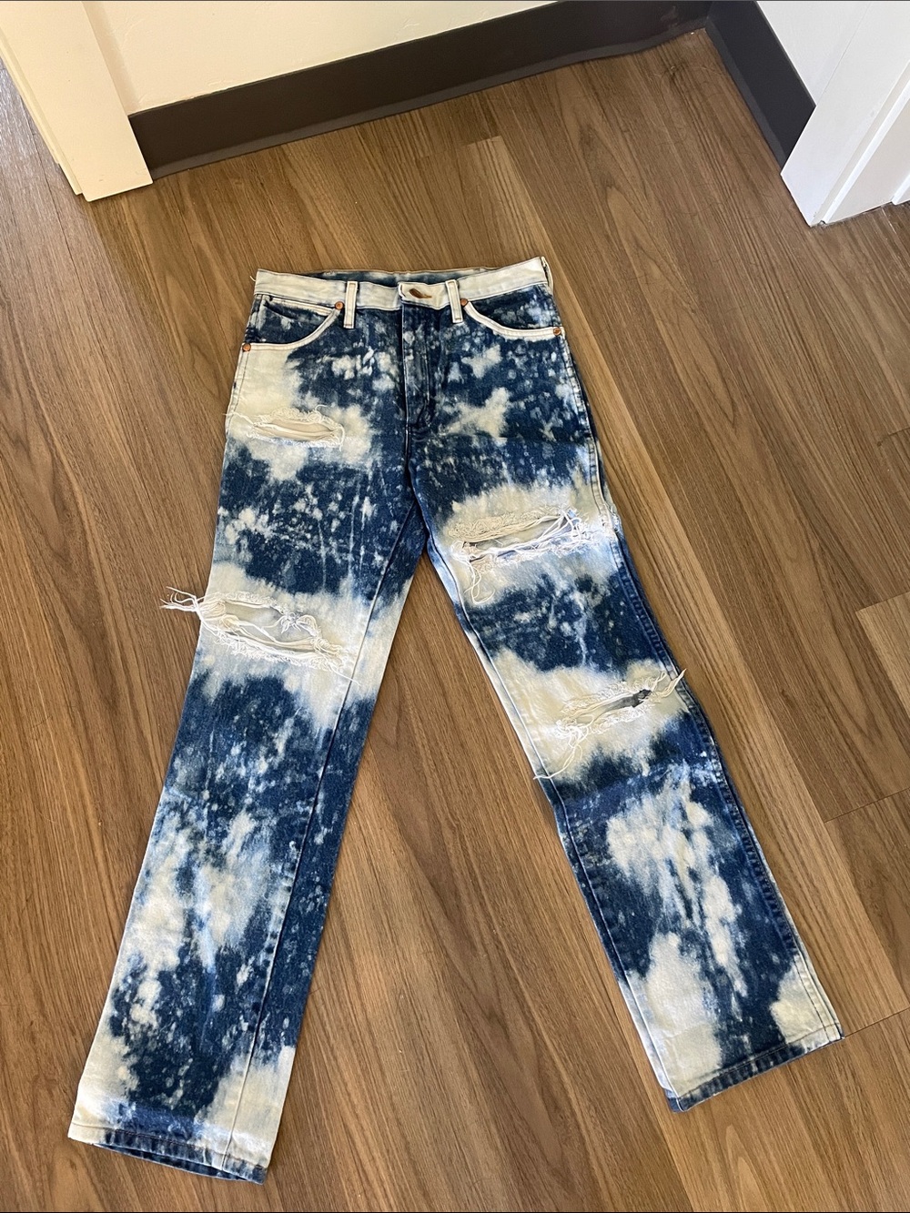 Mens wrangler cowboy cut bleached/distressed